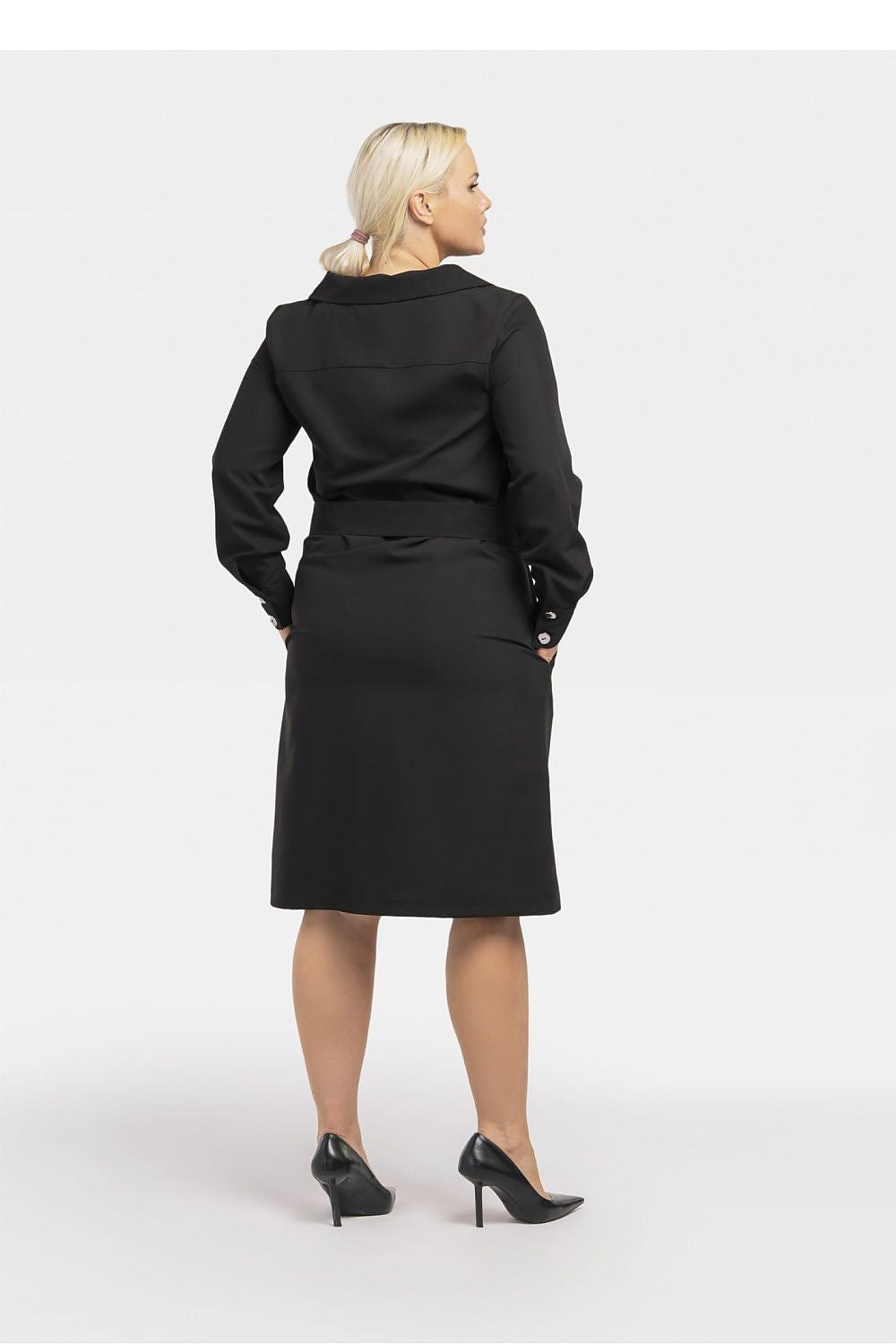 Plus-Size Kleider model 193905 Karko