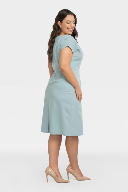  Plus-Size Kleider model 196877 Karko 